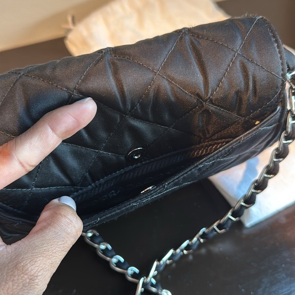 *Like New* Prada Nylon Crossbody 🖤 - Picture 7 of 9